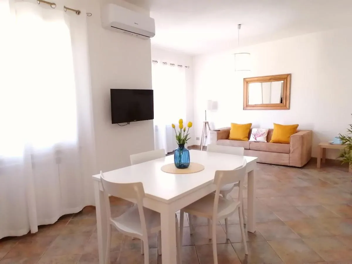 Marea Apartment Tanaunella 0*,